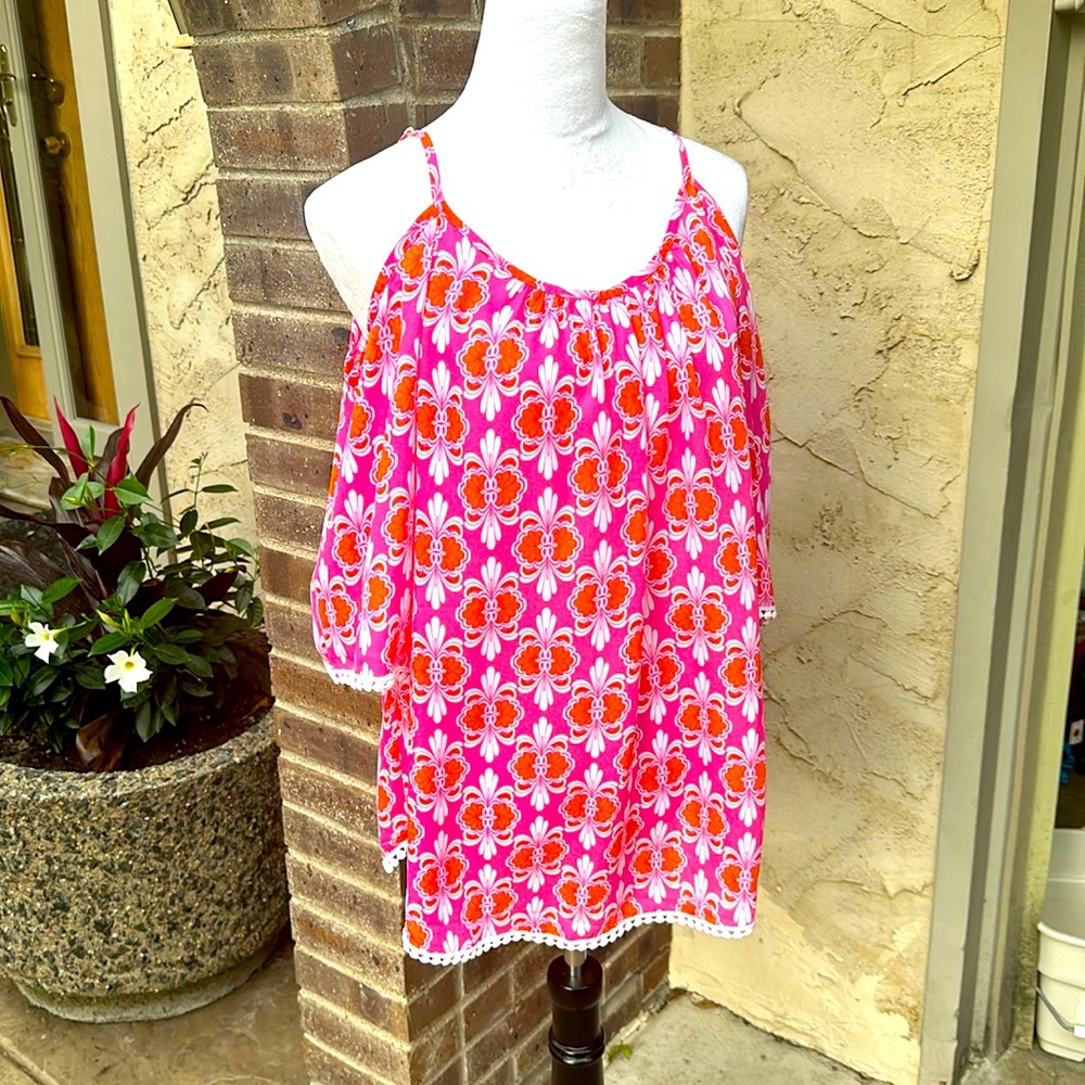 Cold shoulder summer top